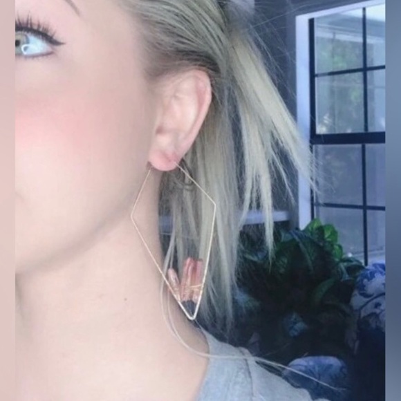 New FP Golden Wire Threader Geode Stone Geometric Hoop Earrings - Picture 13 of 16